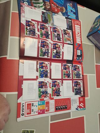 Album liga 2023-24 con 310 pegados aprox