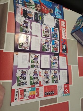 Album liga 2023-24 con 310 pegados aprox