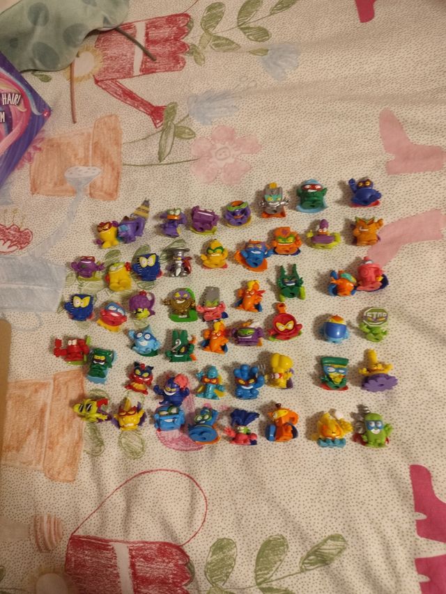 Lote de 50 SuperThings 