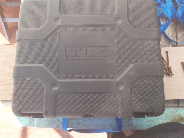 taladro a bateria DURO