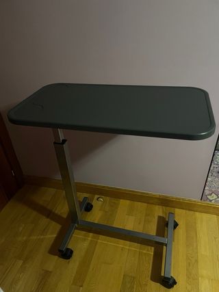 - Mesa Auxiliar Regulable en Altura (E