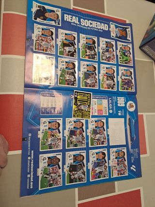 Album liga 2024-25 con 410 pegados aprox