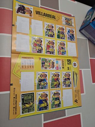 Album liga 2024-25 con 410 pegados aprox