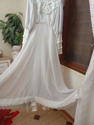 Vestido antiguo de época encajes amano