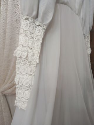 Vestido antiguo de época encajes amano