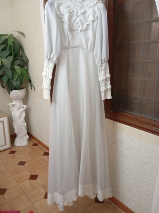 Vestido antiguo de época encajes amano