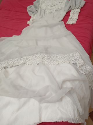 Vestido antiguo de época encajes amano