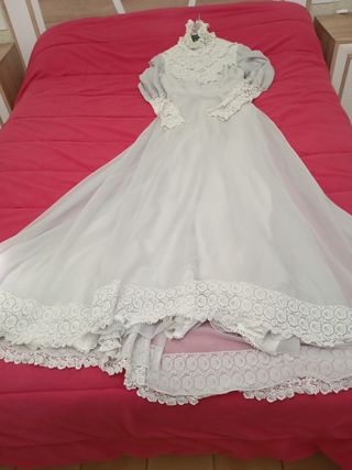 Vestido antiguo de época encajes amano