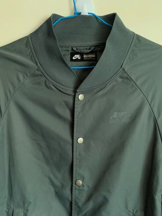 Nike SB chaqueta sudadera impermeable como nueva