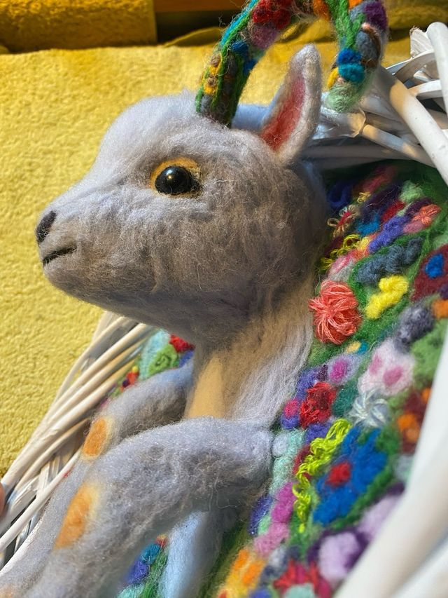 Decoración original para puerta. Lana fieltrada