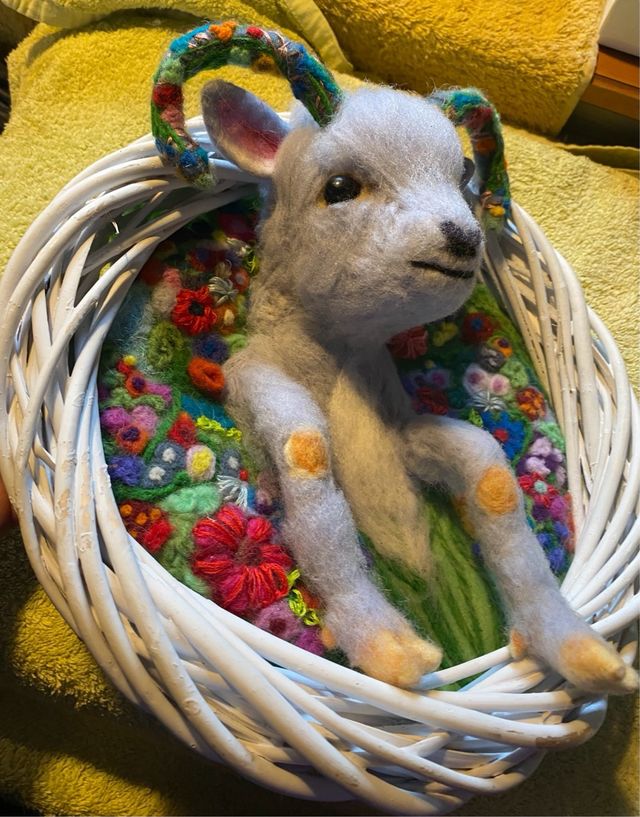 Decoración original para puerta. Lana fieltrada