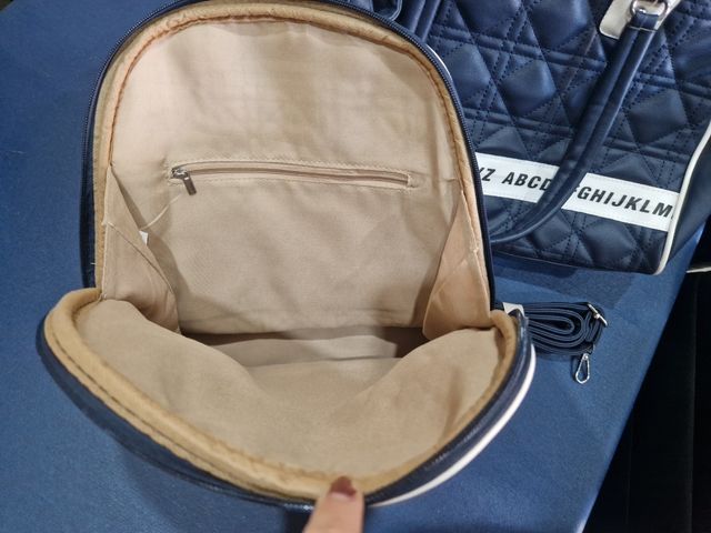 Conjunto de mochila y bolso