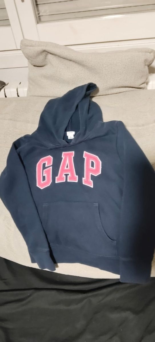 Sudadera marca Gap