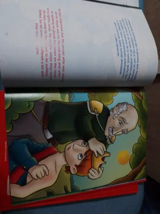 Libro bilingüe ingles-castellano.