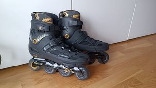 Conjunto de patines inline, roller, patinaje