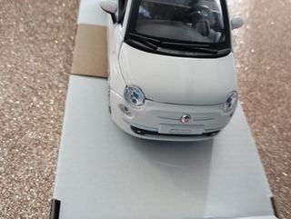 Modellino auto Fiat 500 (2007) 1:24