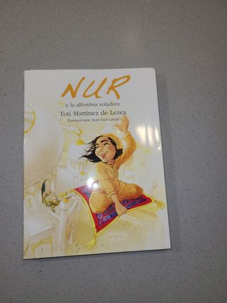 Nur y la alfombra voladora