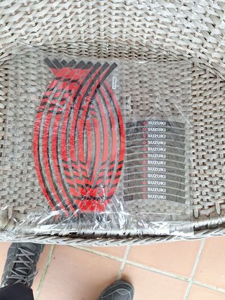 Pegatinas llantas moto color rojo