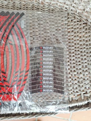 Pegatinas llantas moto color rojo