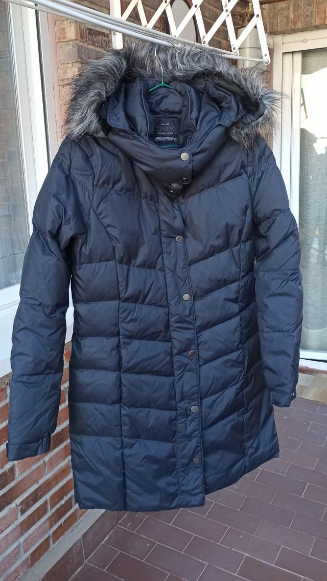 ABRIGO PLUMAS ONLY MUJER de segunda mano por 40 EUR en Hoyo de