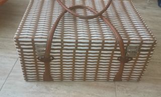 Cesta picnic con menaje Duralex ámbar