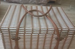 Cesta picnic con menaje Duralex ámbar