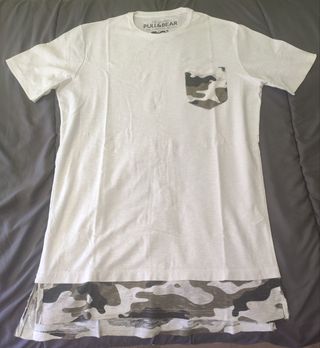 Camiseta blanca y camuflaje