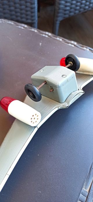 AVIÓN DE LATÓN ANTIGUO