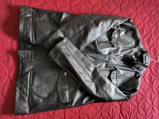 Trenca de piel negra LACOSTE