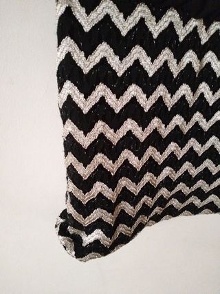 Vestido negro formula joven