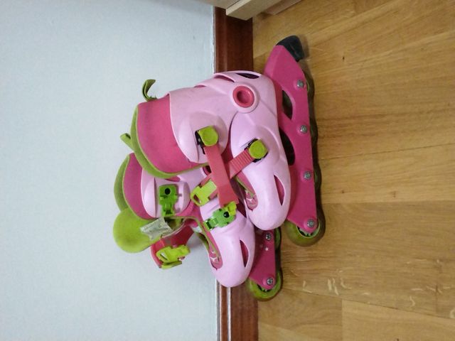 Patines rosas y verdes talla 28/30 EU