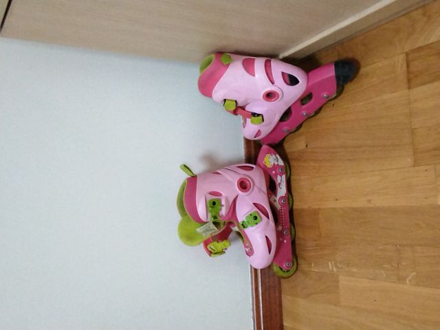 Patines rosas y verdes talla 28/30 EU