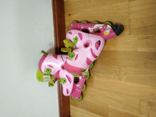 Patines rosas y verdes talla 28/30 EU