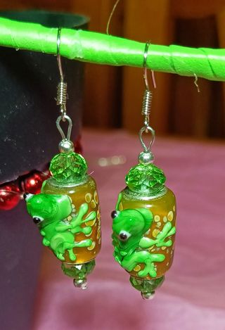 Dos pares de pendientes con cuentass