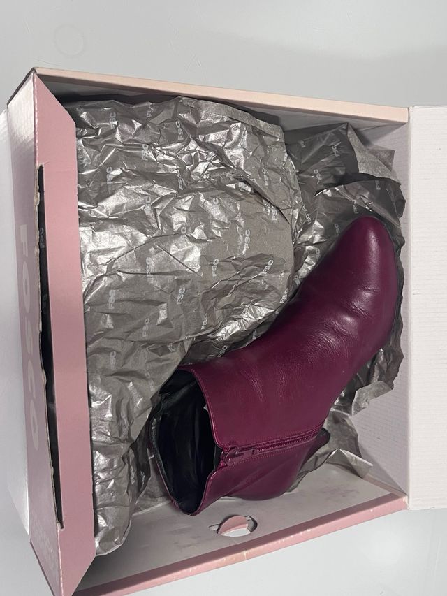 Botines se piel color burdeos talla 37