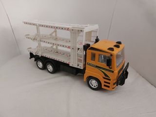 Camión transporta coches