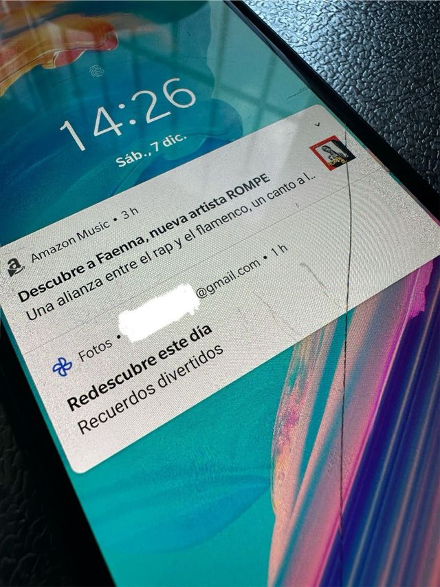 oneplus 5t de 128Gb - Tiene una línea en el crista