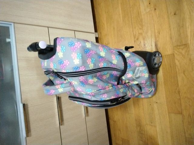 Mochila niña de ruedas