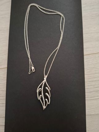 Collar de oro blanco y diamantes