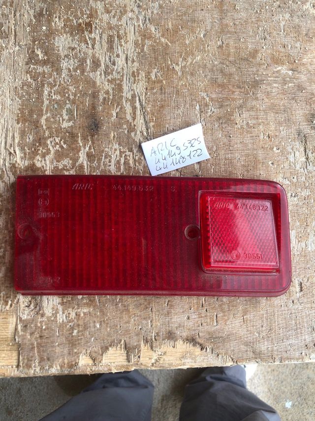 Vetro fanale posteriore rosso ARIC 44.149