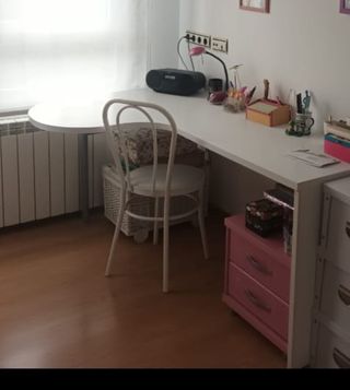 Mesa de estudio juvenil lacada en blanco