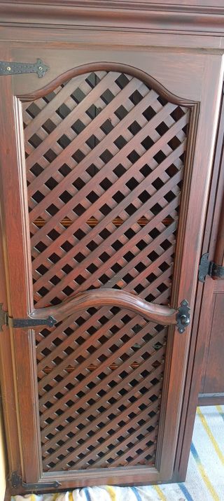 Mueble rustico de madera