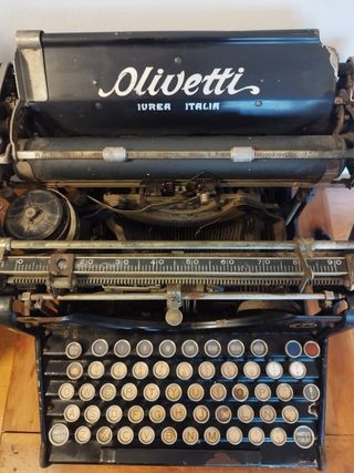 Maquina de escribir oliveti de los 30