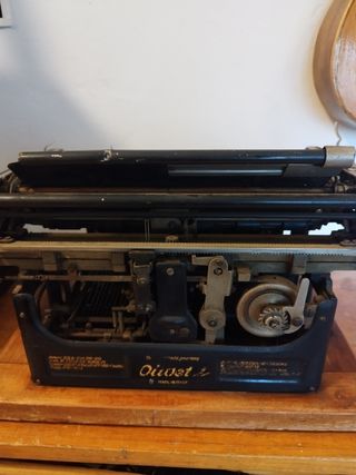 Maquina de escribir oliveti de los 30