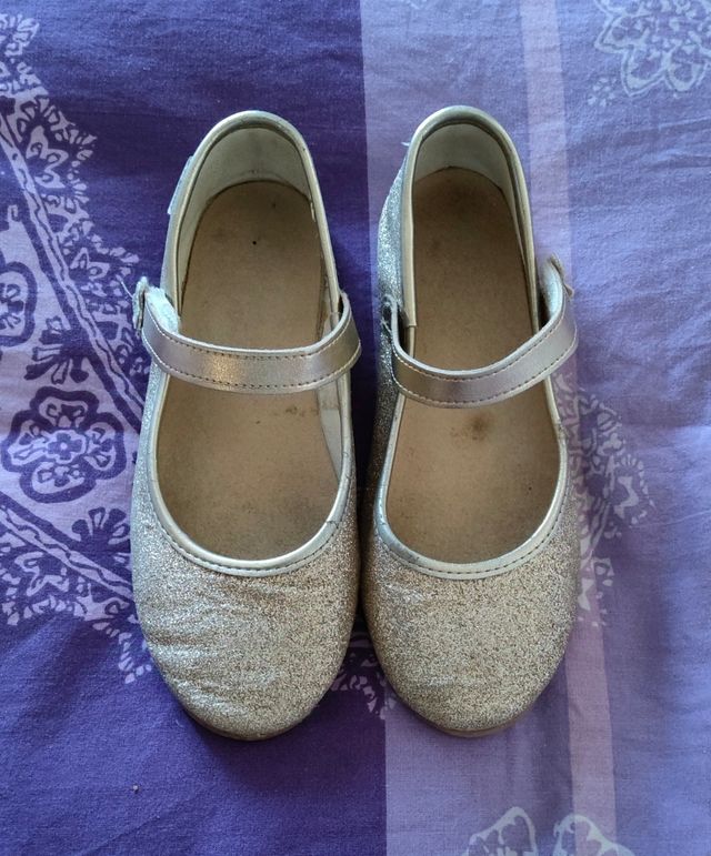 Bailarinas doradas marca Conguitos