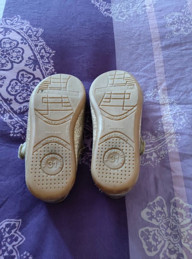 Bailarinas doradas marca Conguitos