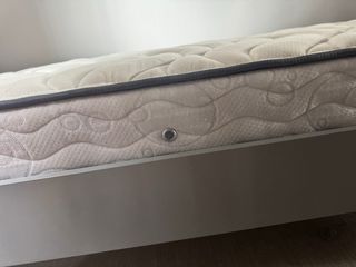 Cama y colchon habitación infantil