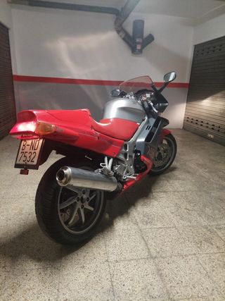 Honda Vfr750f rc36