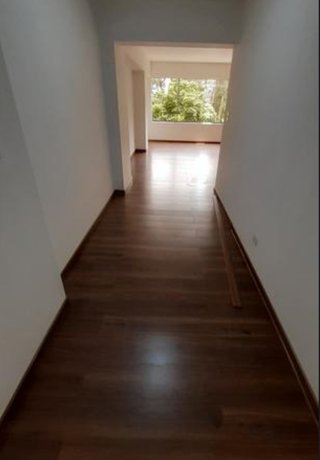 Montador de suelos, puertas y muebles