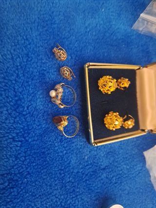 Lote anillos y pendientes oro de 18k